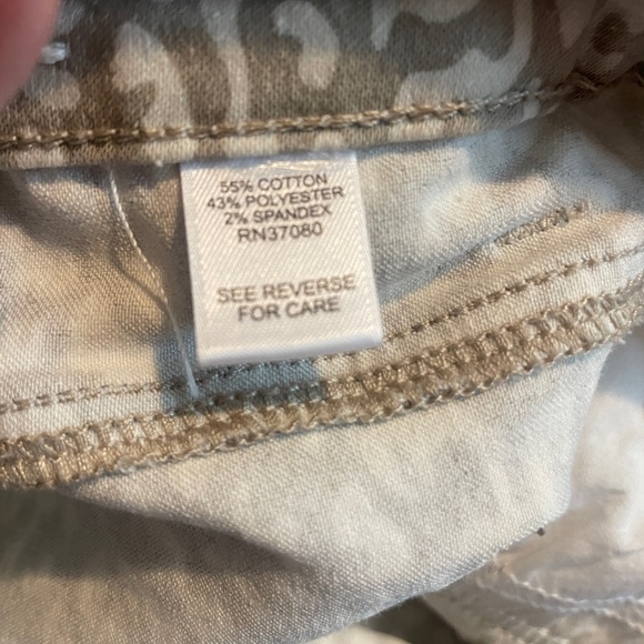 GUC. Women’s Taupe and Ivory Animal Print Denim Jeans. Ankle Length. Size 14. - Picture 4 of 5